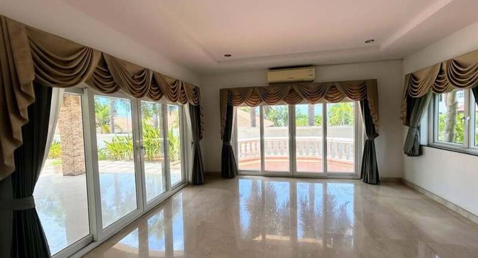 For sale 5 bedrooms villa in Central Pattaya, Pattaya