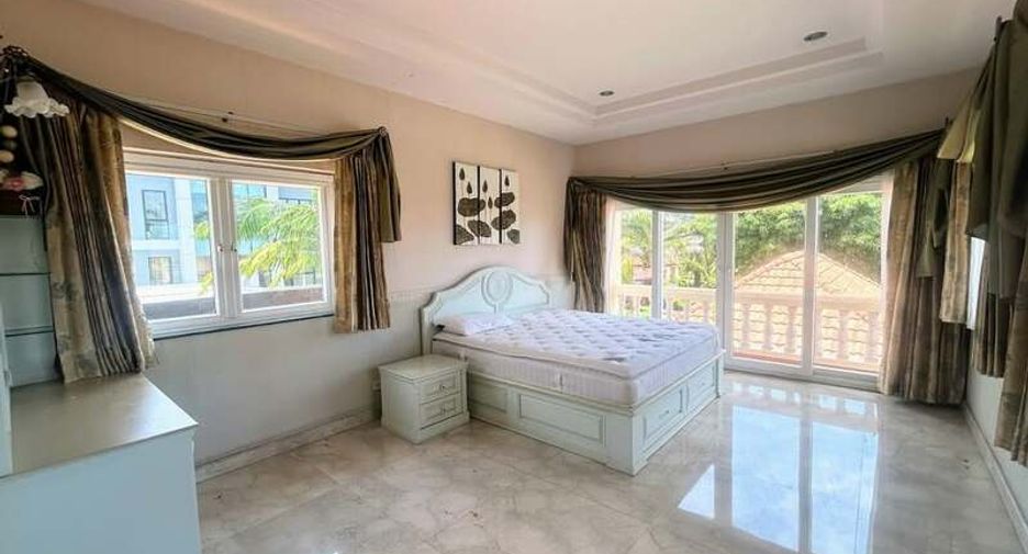 For sale 5 bedrooms villa in Central Pattaya, Pattaya