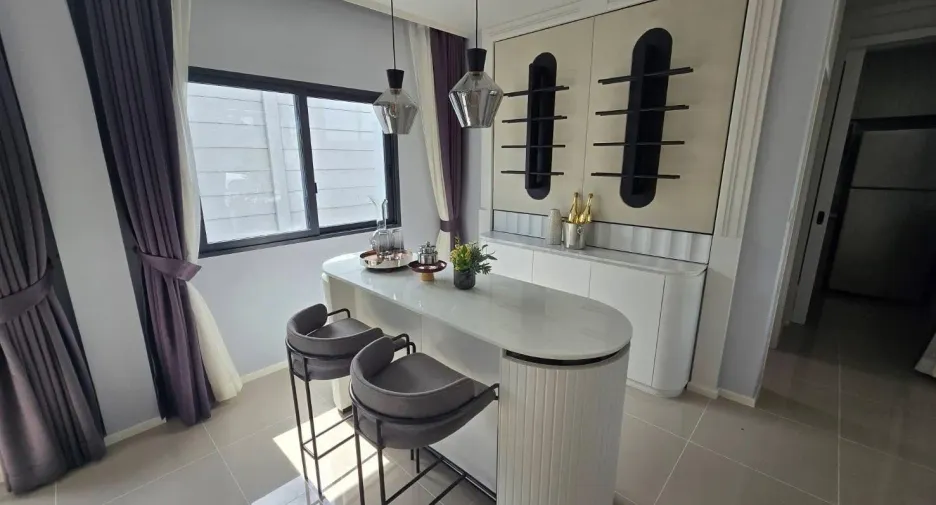 Casa en alquiler de 3 habitaciones en Bang Phli, Samut Prakan