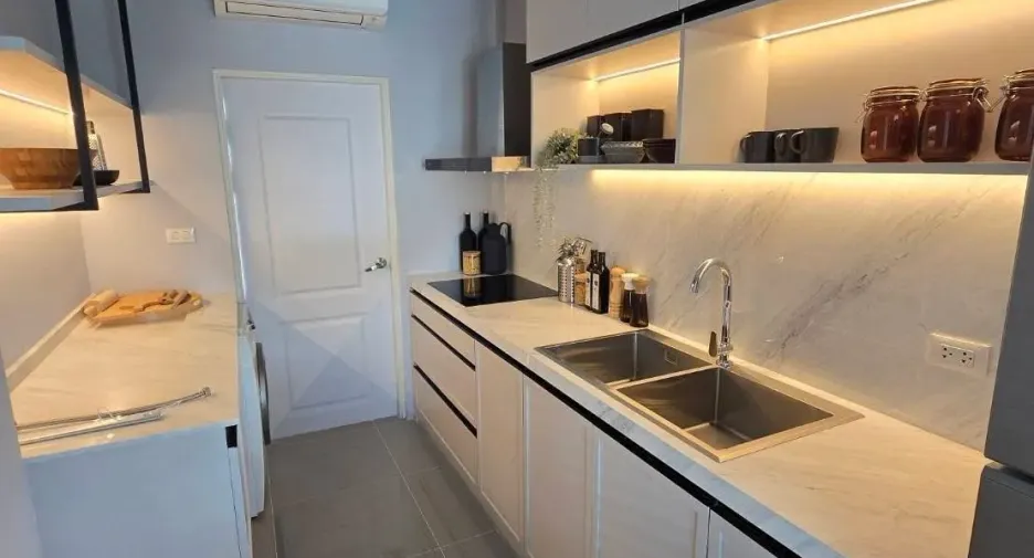 Casa en alquiler de 3 habitaciones en Bang Phli, Samut Prakan