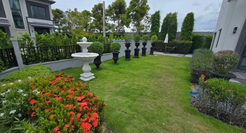 Casa en alquiler de 3 habitaciones en Bang Phli, Samut Prakan