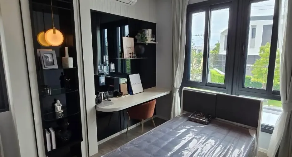 Casa en alquiler de 3 habitaciones en Bang Phli, Samut Prakan