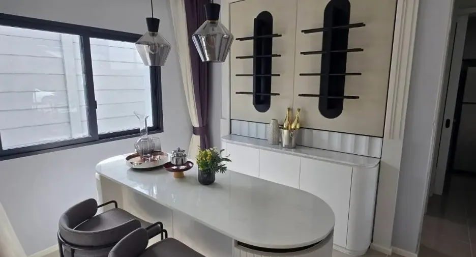 Casa en alquiler de 3 habitaciones en Bang Phli, Samut Prakan