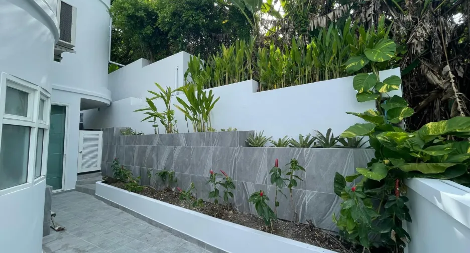 À vendre et à louer 4 chambres villa à Mueang Phuket, Phuket