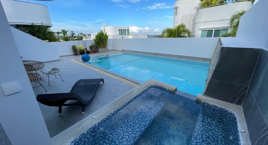 À vendre et à louer 4 chambres villa à Mueang Phuket, Phuket