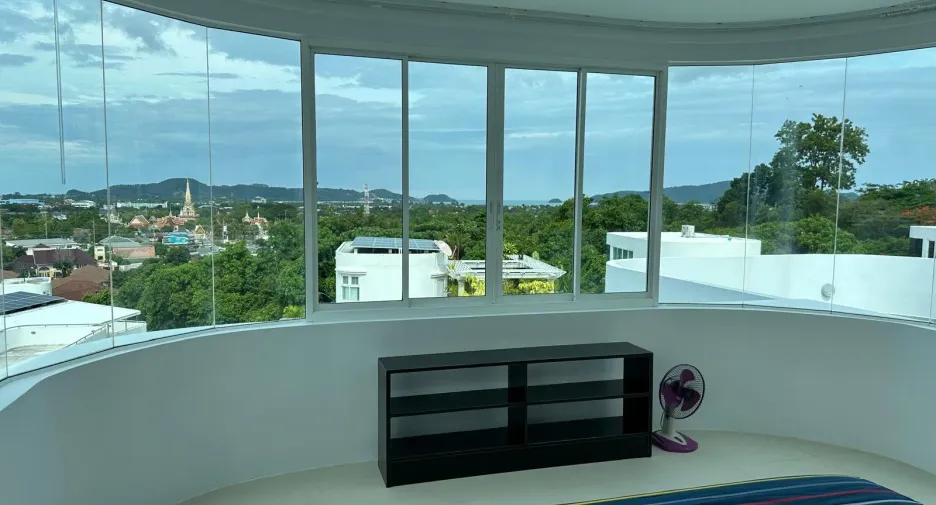 À vendre et à louer 4 chambres villa à Mueang Phuket, Phuket