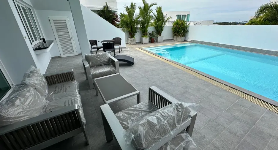 À vendre et à louer 4 chambres villa à Mueang Phuket, Phuket