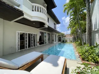 For rent 4 bedrooms villa in Mueang Phuket, Phuket