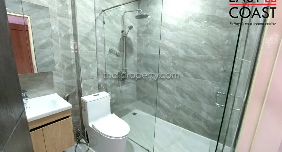 For rent and for sale 4 bedrooms house in Bang Lamung, Chonburi