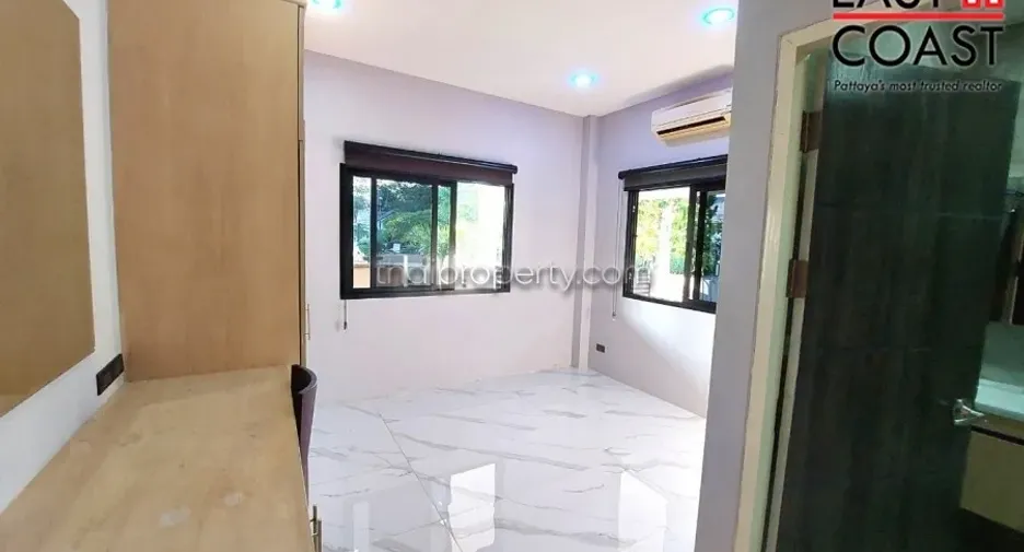 For rent and for sale 4 bedrooms house in Bang Lamung, Chonburi