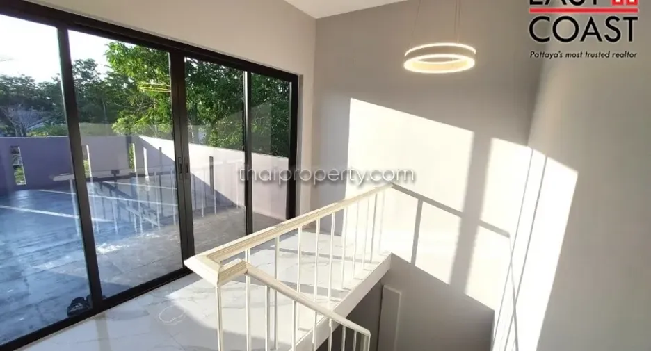 For rent and for sale 4 bedrooms house in Bang Lamung, Chonburi