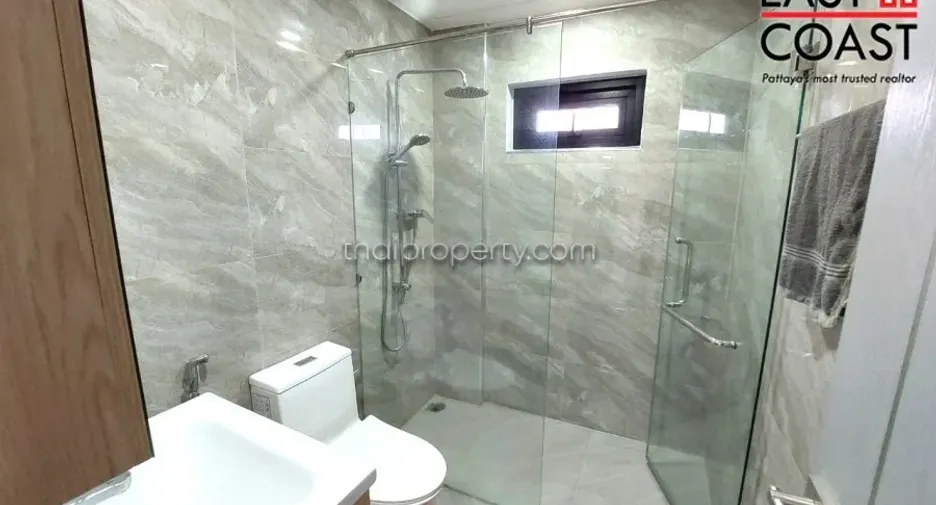 For rent and for sale 4 bedrooms house in Bang Lamung, Chonburi