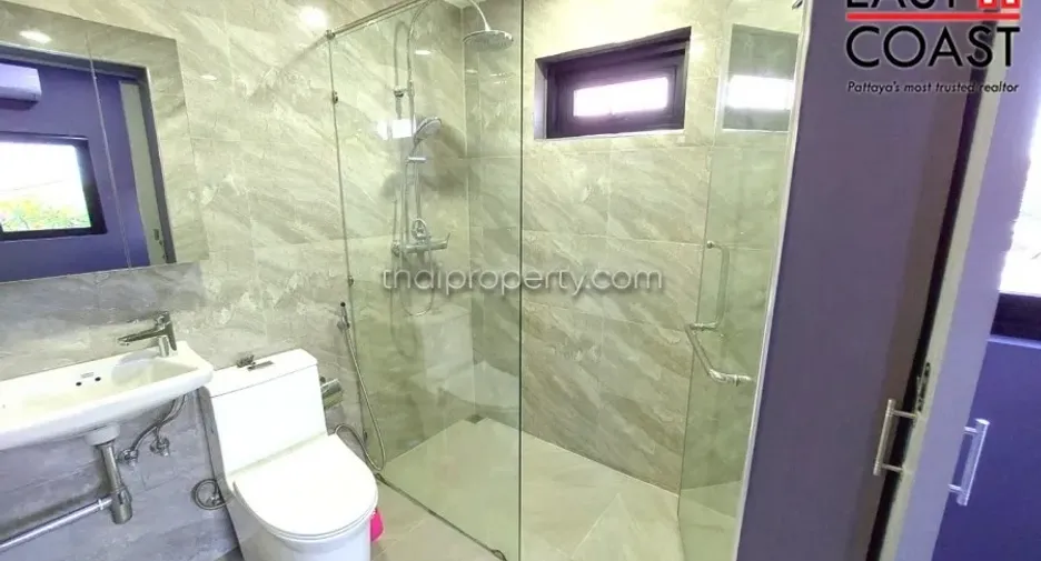 For rent and for sale 4 bedrooms house in Bang Lamung, Chonburi