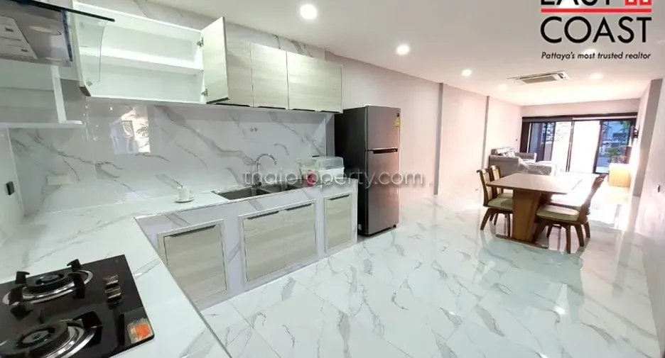 For rent and for sale 4 bedrooms house in Bang Lamung, Chonburi