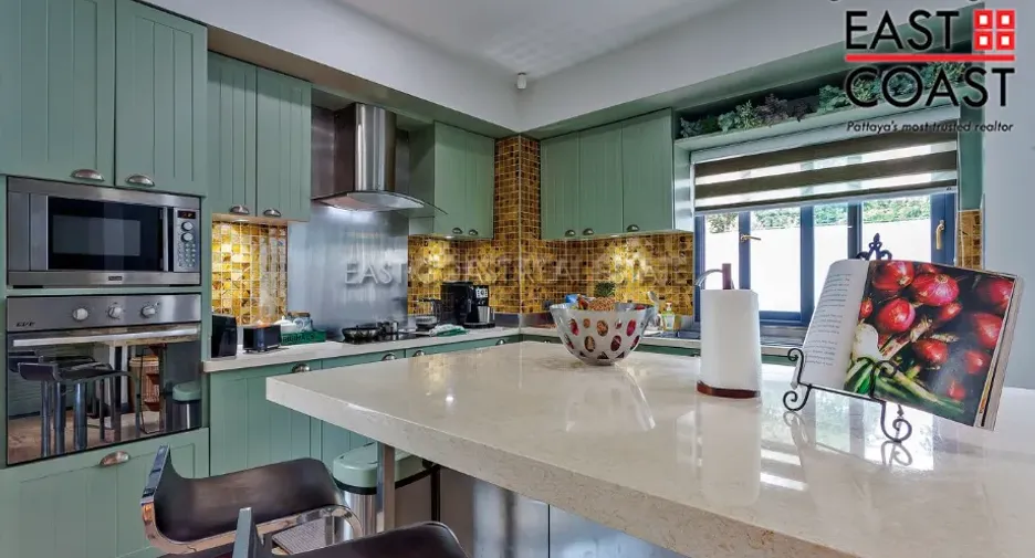 For rent and for sale 5 bedrooms house in Bang Lamung, Chonburi