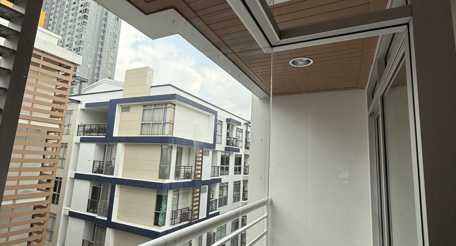 For sale studio condo in Phra Khanong, Bangkok