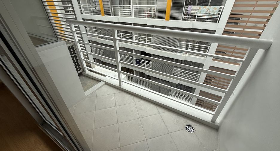 For sale studio condo in Phra Khanong, Bangkok