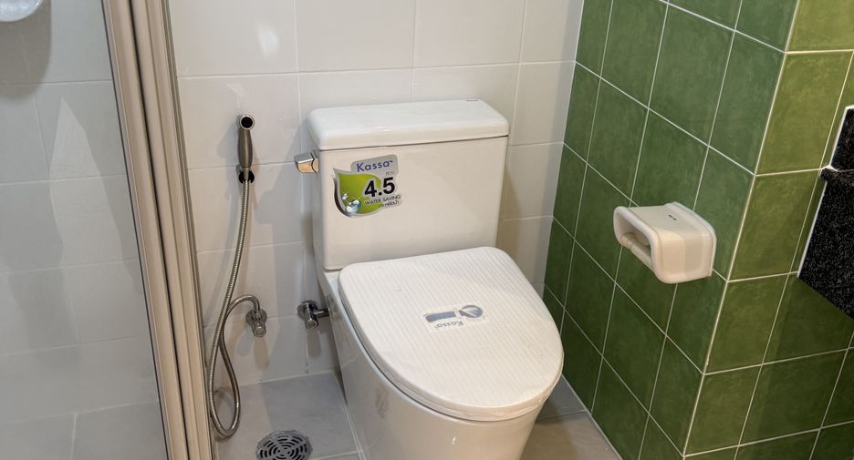 For sale studio condo in Phra Khanong, Bangkok