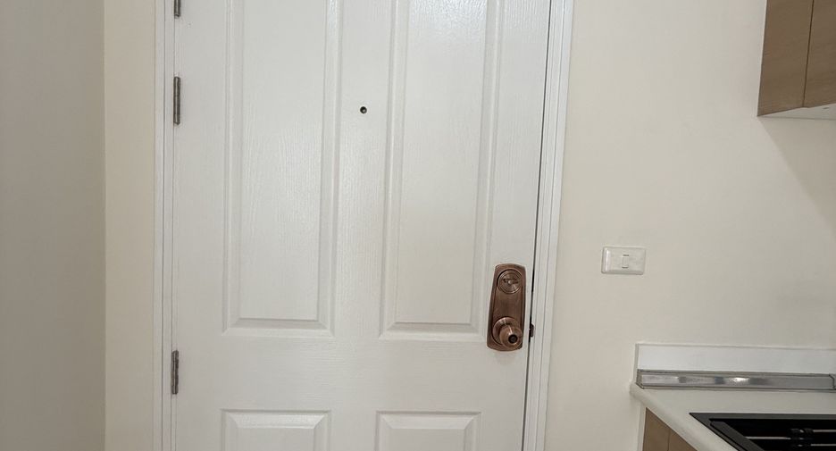 For sale studio condo in Phra Khanong, Bangkok