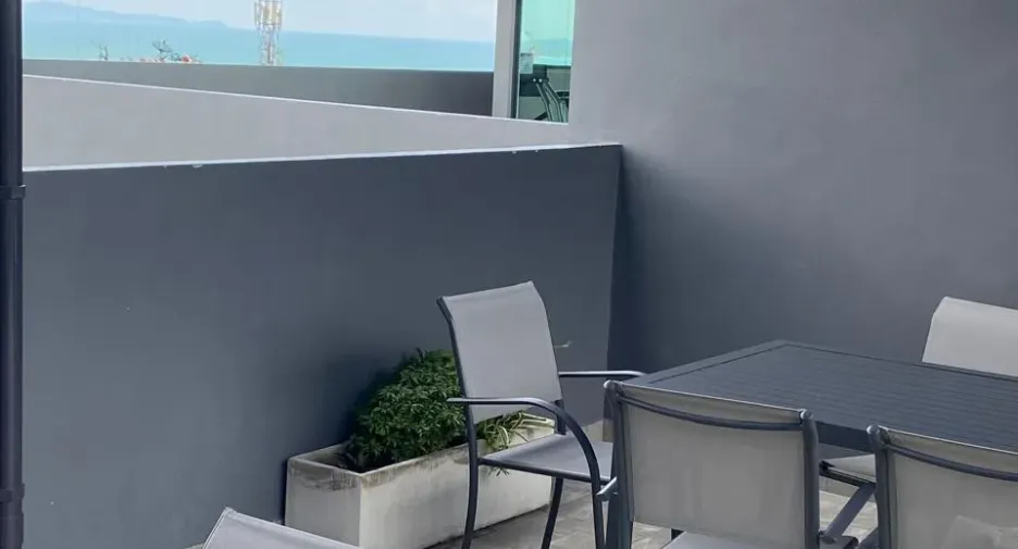 For sale 1 bed apartment in Pratumnak, Pattaya