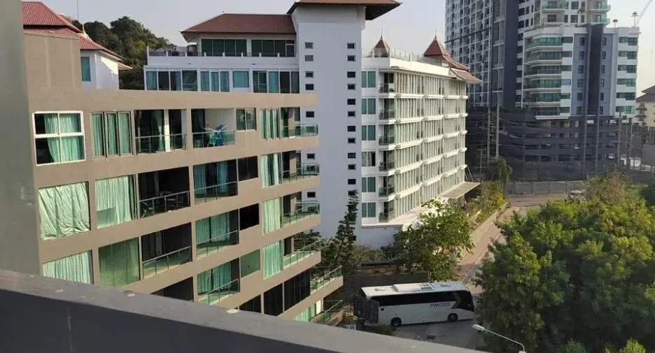 For sale 1 bed apartment in Pratumnak, Pattaya