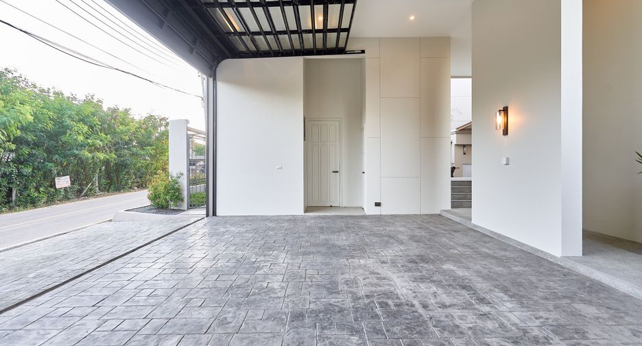 For sale 4 bedrooms villa in Hang Dong, Chiang Mai