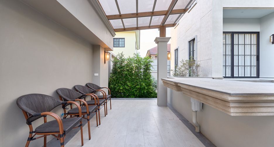 For sale 4 bedrooms villa in Hang Dong, Chiang Mai