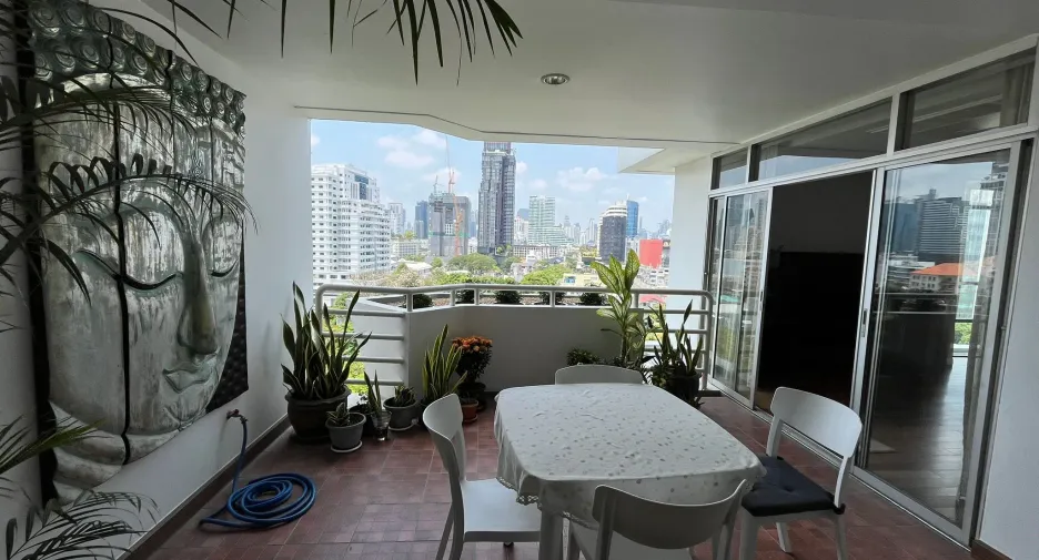 For sale and for rent 3 bedrooms condo in Watthana, Bangkok