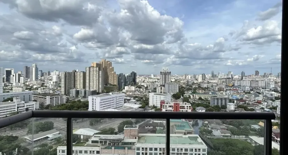 For sale 1 bed condo in Phaya Thai, Bangkok