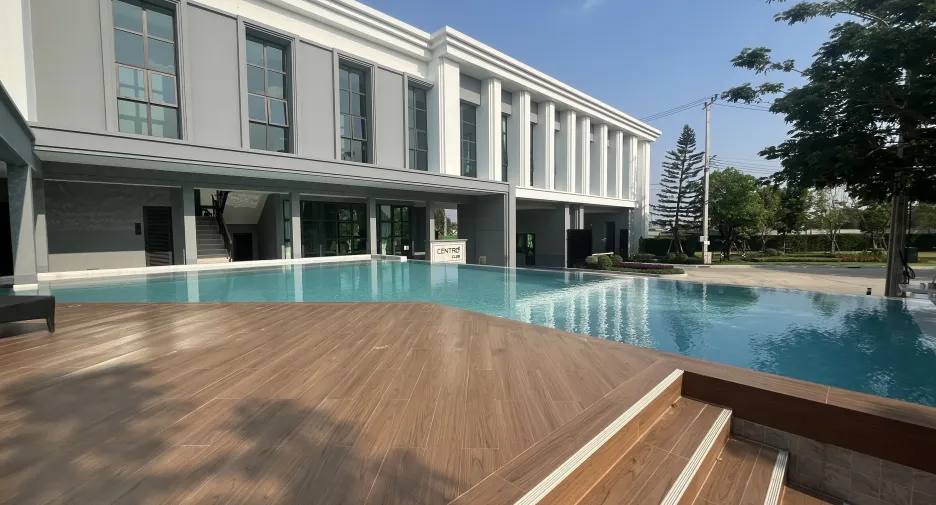 Casa en alquiler de 4 habitaciones en Sai Mai, Bangkok