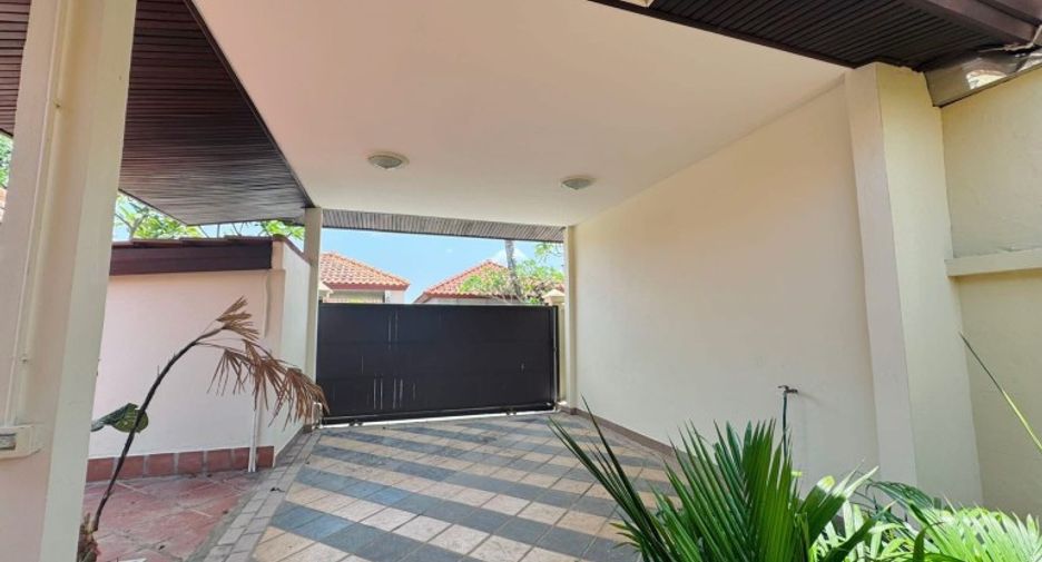 For sale 3 bedrooms house in Sattahip, Chonburi