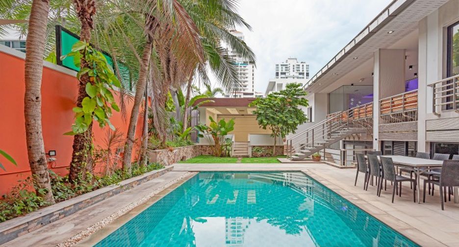 For sale 4 bedrooms house in Pratumnak, Pattaya