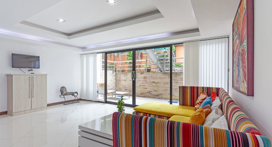 For sale 4 bedrooms house in Pratumnak, Pattaya