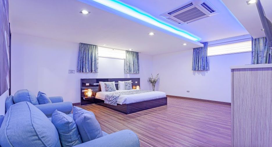 For sale 4 bedrooms house in Pratumnak, Pattaya