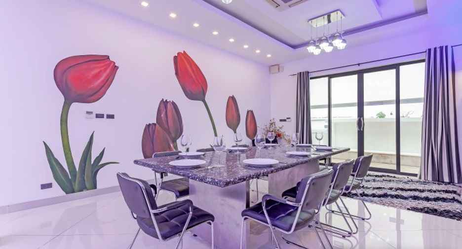For sale 4 bedrooms house in Pratumnak, Pattaya