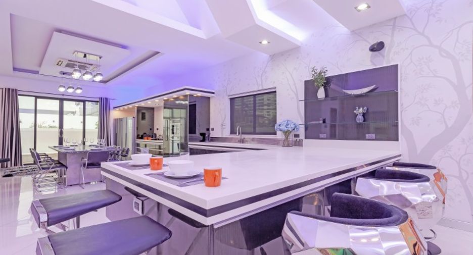 For sale 4 bedrooms house in Pratumnak, Pattaya