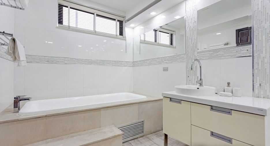 For sale 4 bedrooms house in Pratumnak, Pattaya