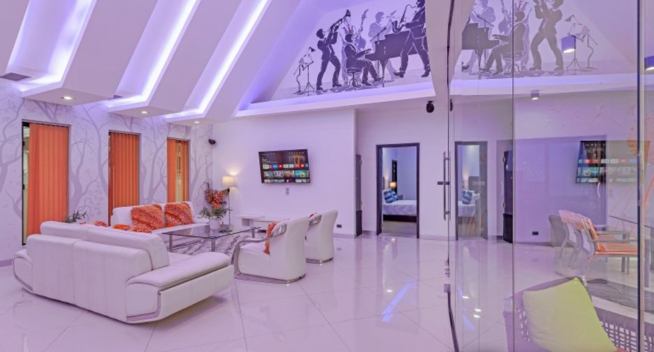 For sale 4 bedrooms house in Pratumnak, Pattaya