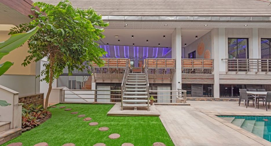 For sale 4 bedrooms house in Pratumnak, Pattaya