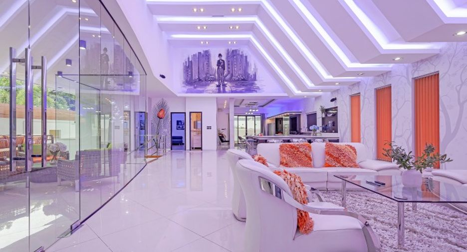 For sale 4 bedrooms house in Pratumnak, Pattaya