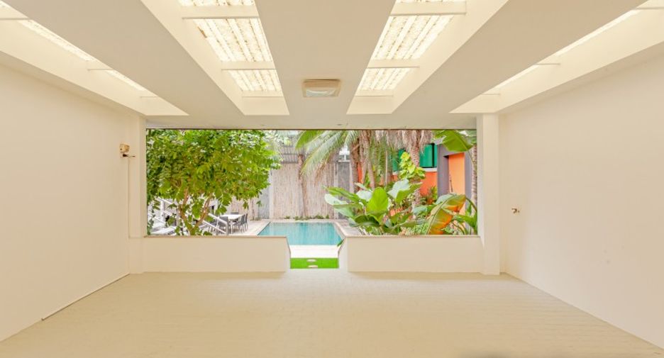 For sale 4 bedrooms house in Pratumnak, Pattaya
