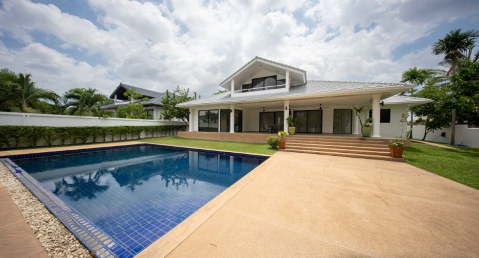 À vendre 4 chambres maison à East Pattaya, Pattaya