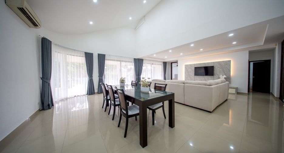 À vendre 4 chambres maison à East Pattaya, Pattaya