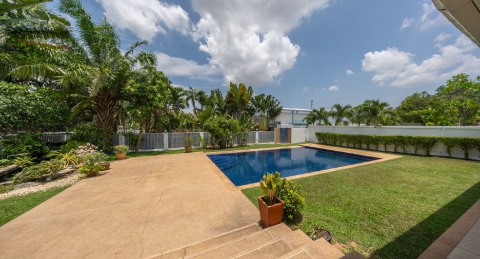 À vendre 4 chambres maison à East Pattaya, Pattaya