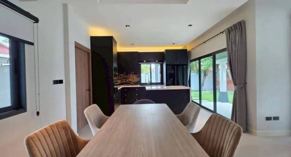 For sale 3 bedrooms house in Huay Yai, Pattaya