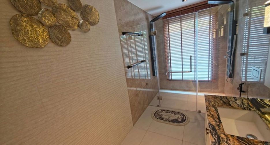 For sale 3 bedrooms house in Huay Yai, Pattaya