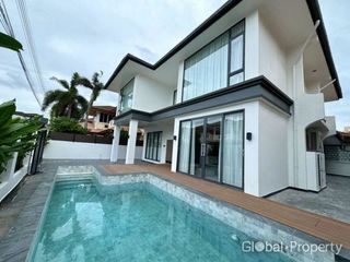 Casa en venta de 6 habitaciones en Bang Lamung, Chonburi