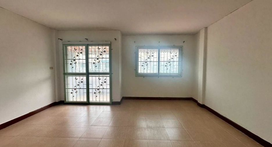 For sale 3 bedrooms townhouse in Sai Mai, Bangkok