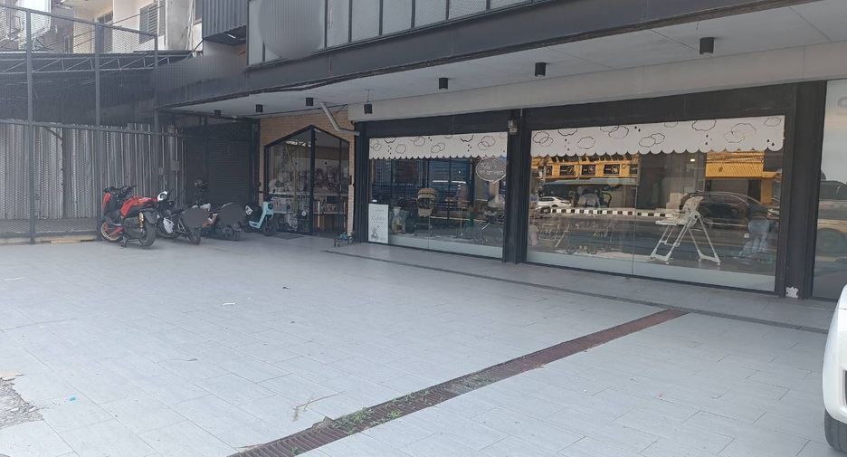 For rent retail Space in Khan Na Yao, Bangkok