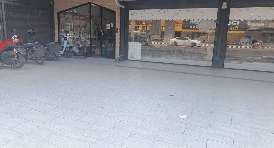 For rent retail Space in Khan Na Yao, Bangkok
